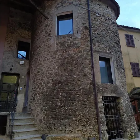 Сasa de vacaciones La Torre Medievale - Storia E Comfort *
