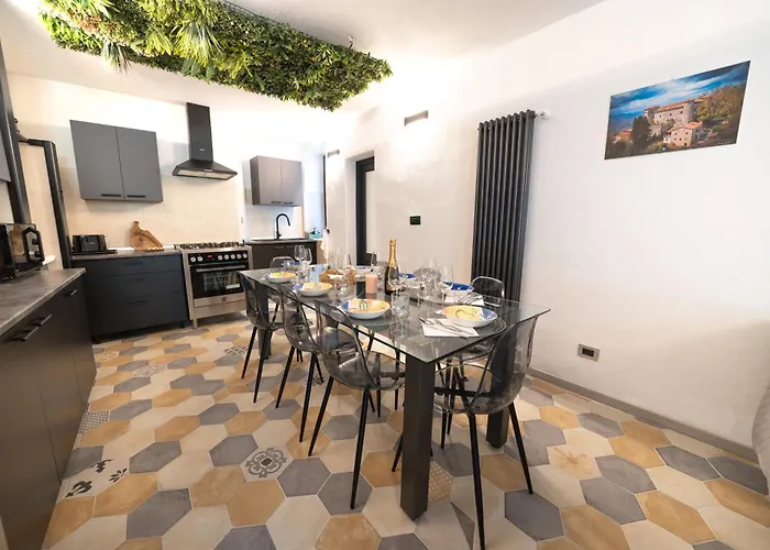 Casa de Férias La Torre Medievale - Storia E Comfort